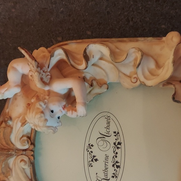 Katherine Michaels Angel picture frame 5 x 6 like new - Picture 4 of 9